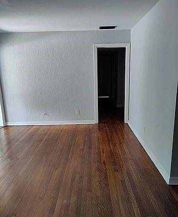 5th image of 338 S Seneca Blvd