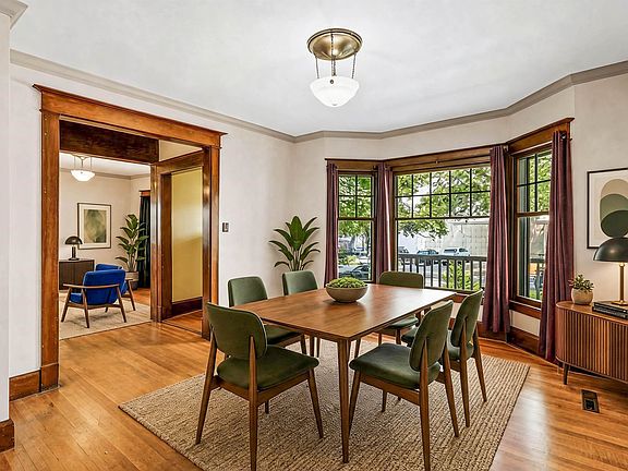 5th image of 1035 W 10th Ave