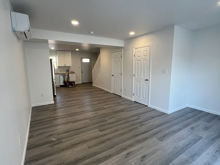 240 N Courtland St #2 — Photo 3