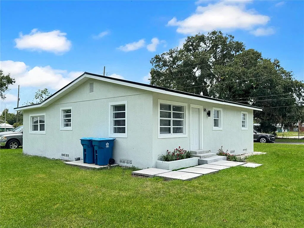 3 bed, 2.0 bath, 864 sqft, $1,400 — Photo 2