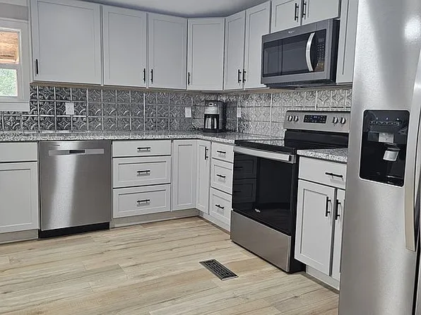 1468 Dutch Cove Rd, Canton, NC 28716