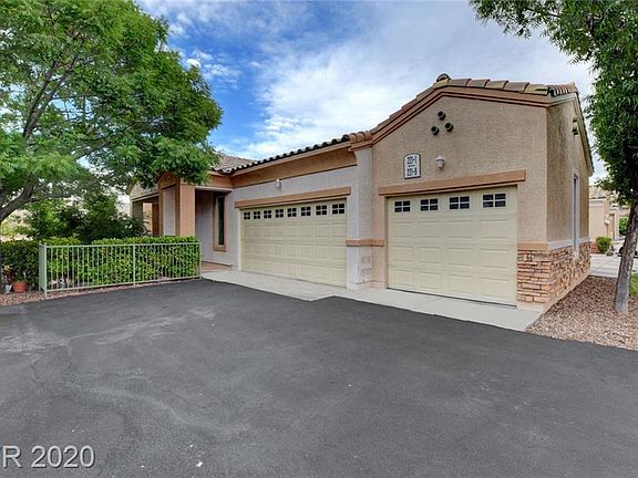 3rd image of 221 Big Horn Dr Unit 1
