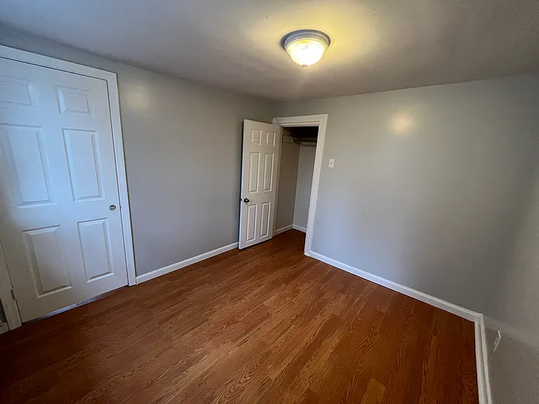 594 Christopher St #1 — Photo 7