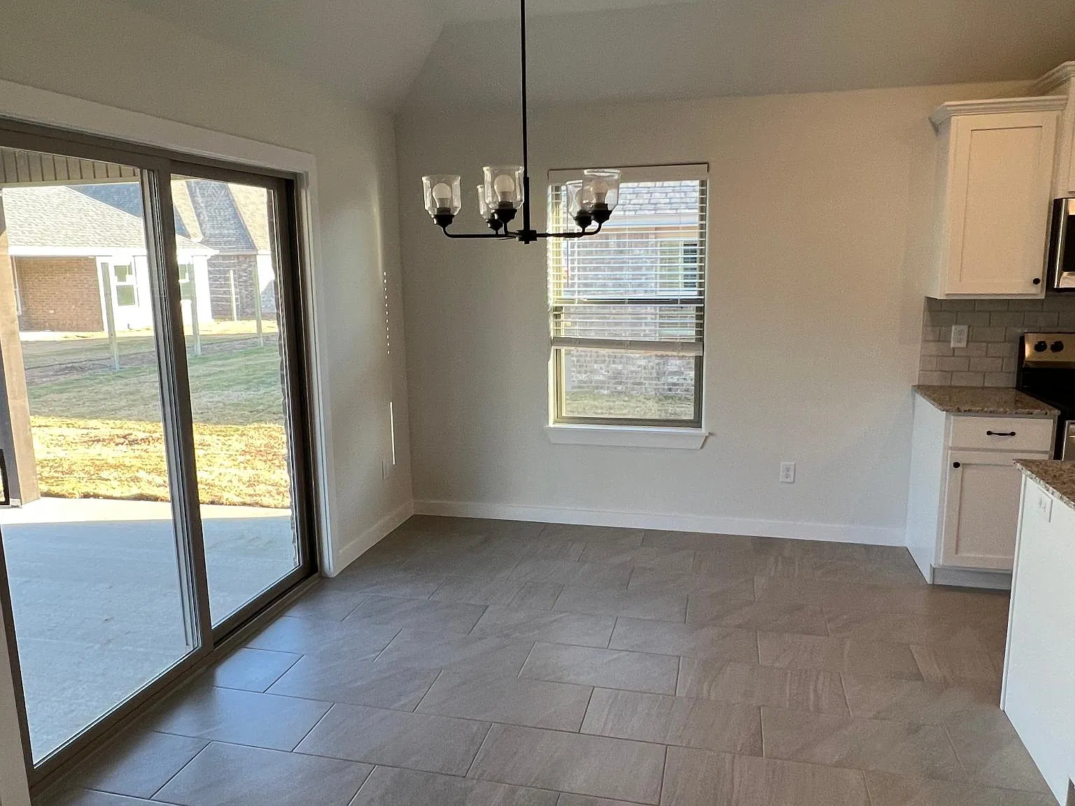 3 bed, 1556 sqft, $1,950 — Photo 4