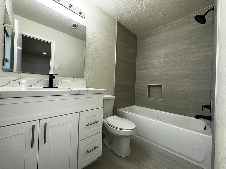 12815 Segrest Dr — Photo 11