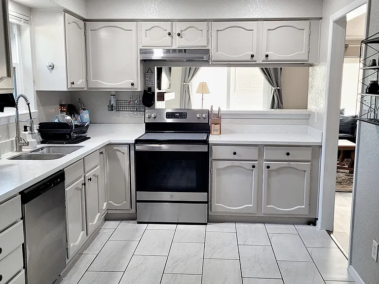 10006 Charmont Rd — Photo 13