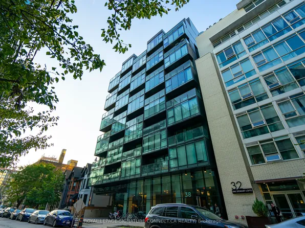 38 Stewart St #409, Toronto, ON M5V 0H1