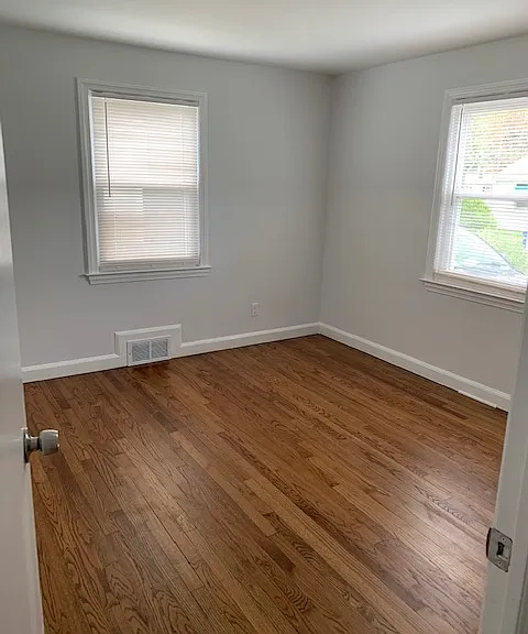 84 Hall St — Photo 9