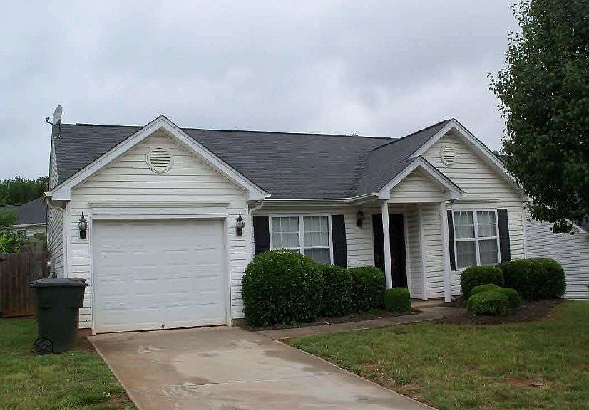 1st image of 2802 Green Crest Ct