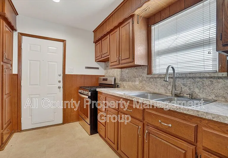 4309 Curzon Ave — Photo 6