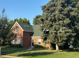 1223 N 1st St, Aberdeen City, SD 57401