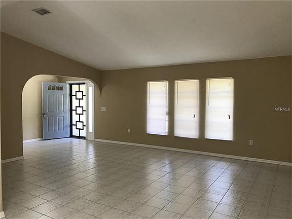 4th image of 23305 McQueeney Ave