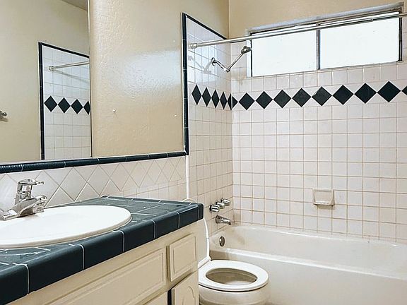 3rd image of 385 El Rio Ct #2