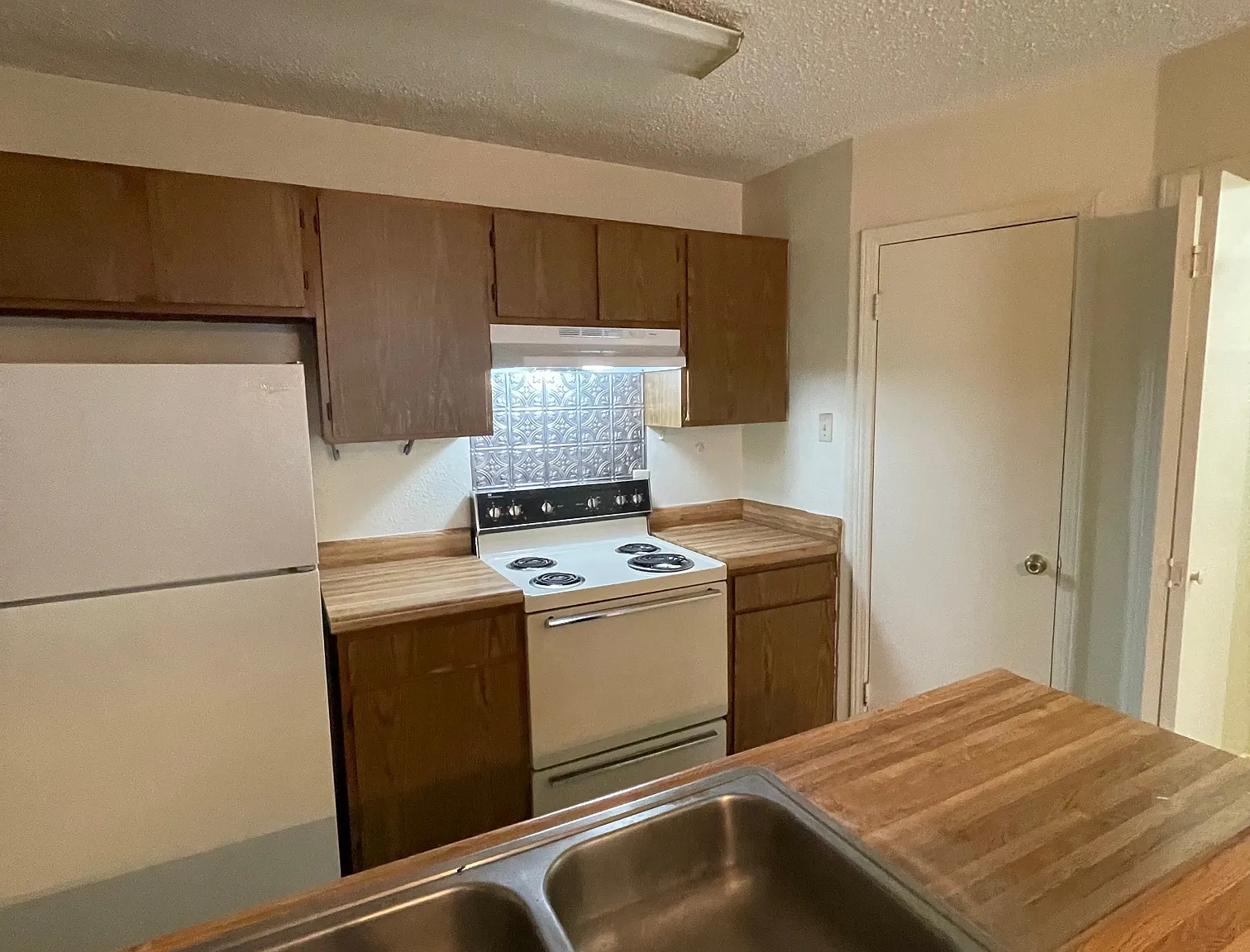 1 bed, 834 sqft, $700 — Photo 1
