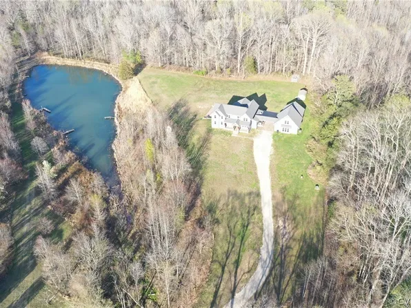 8375 Old Town Rd, Disputanta, VA 23842