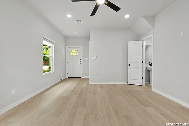 521 Dakota St #102 — Photo 5