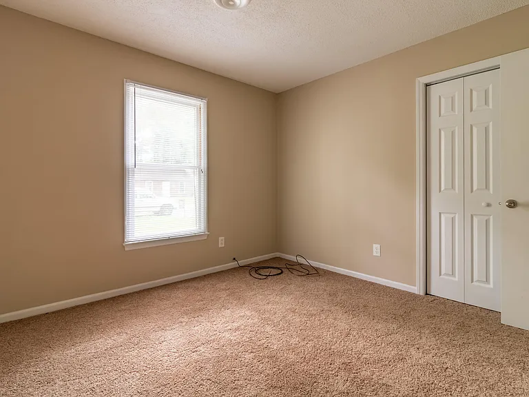 170 Corey Cir — Photo 9