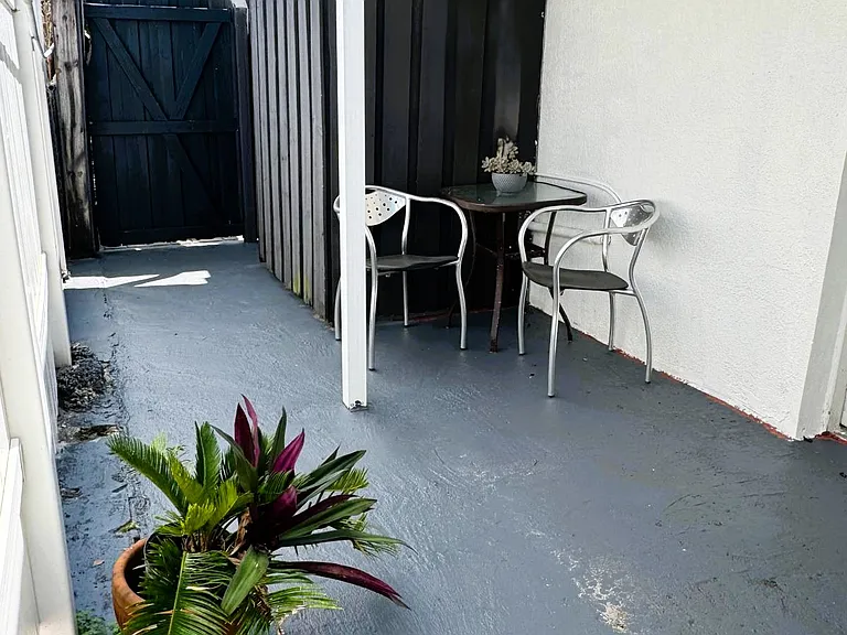SW 95th Ave — Photo 9