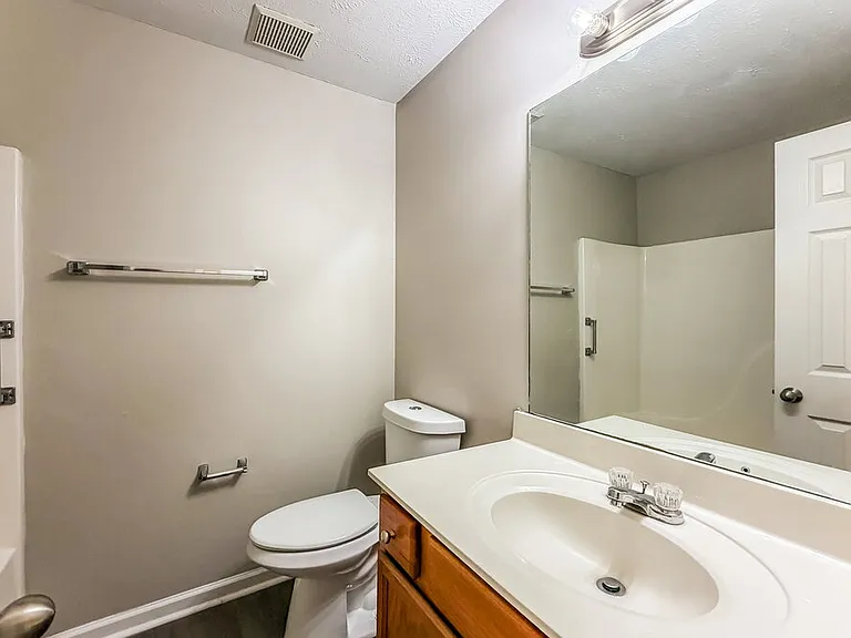 1202 Elisha Ct — Photo 15