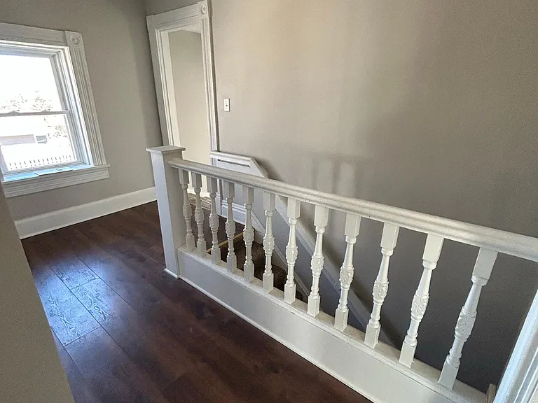 216 Main St E #3 — Photo 4