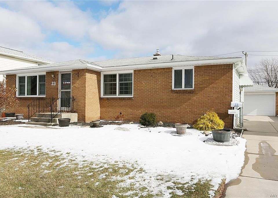 1st image of 23 Paula Dr