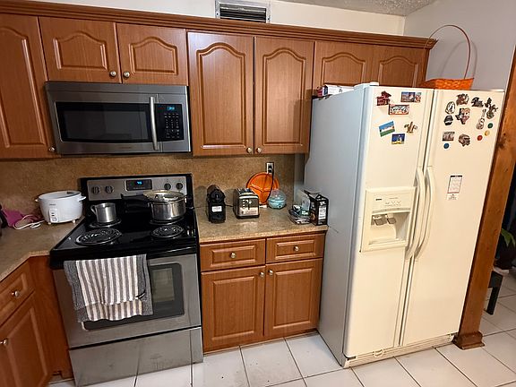 5th image of 591 NW 99th Ct #591