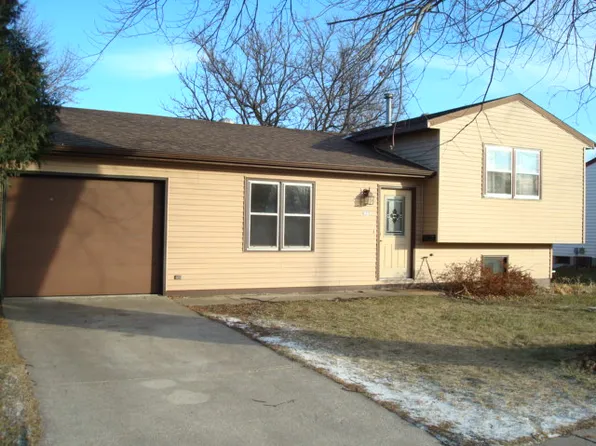 655 S Jackson Ave, Mason City, IA 50401