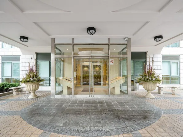 11 William Carson Cres #308, Toronto, ON M2P 2G1