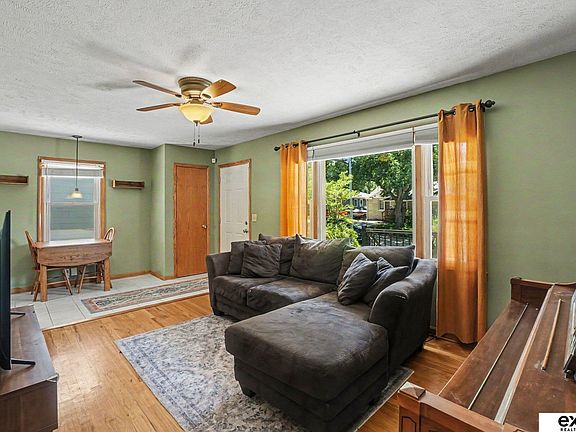 4th image of 6456 Parker St