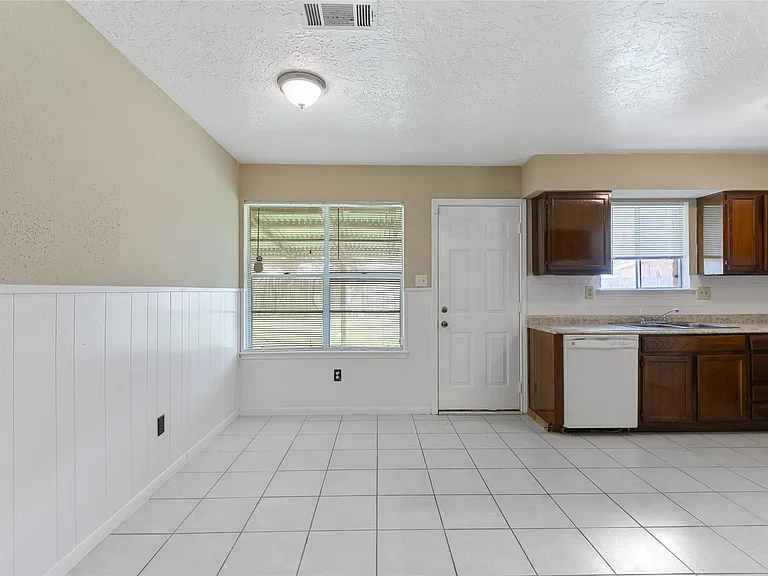 10427 Huntington Place Dr — Photo 4
