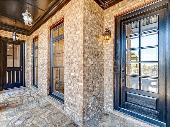4th image of 1049 Highland Village Trl