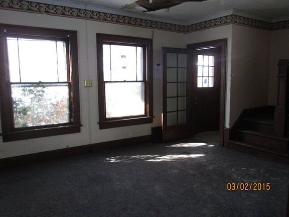 3rd image of 100 Helen Ave