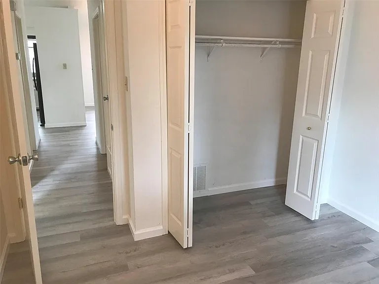 1103 Brookside Cv — Photo 14