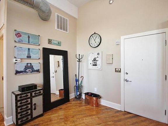4th image of 203-200 Lincoln Ave #203