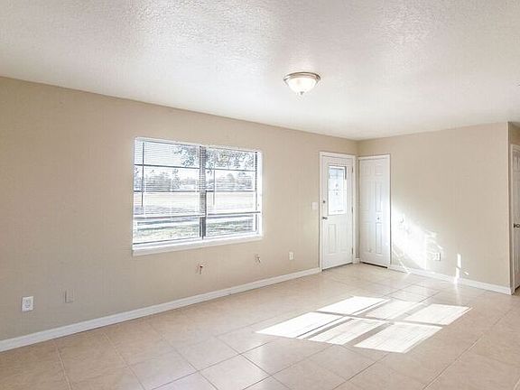 4th image of 3669 Pamona St