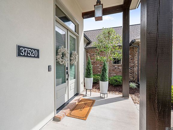 4th image of 37520 Cypress Hollow Ave