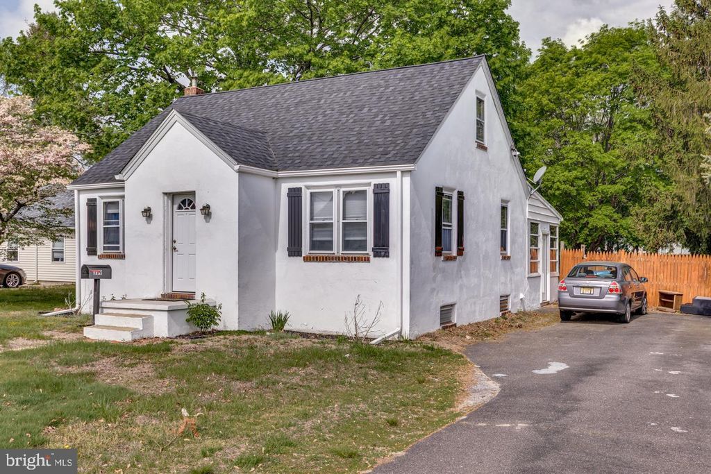 319 Pine St, Williamstown, NJ - View 2
