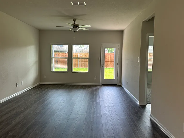 503 Cottagewood Dr — Photo 7