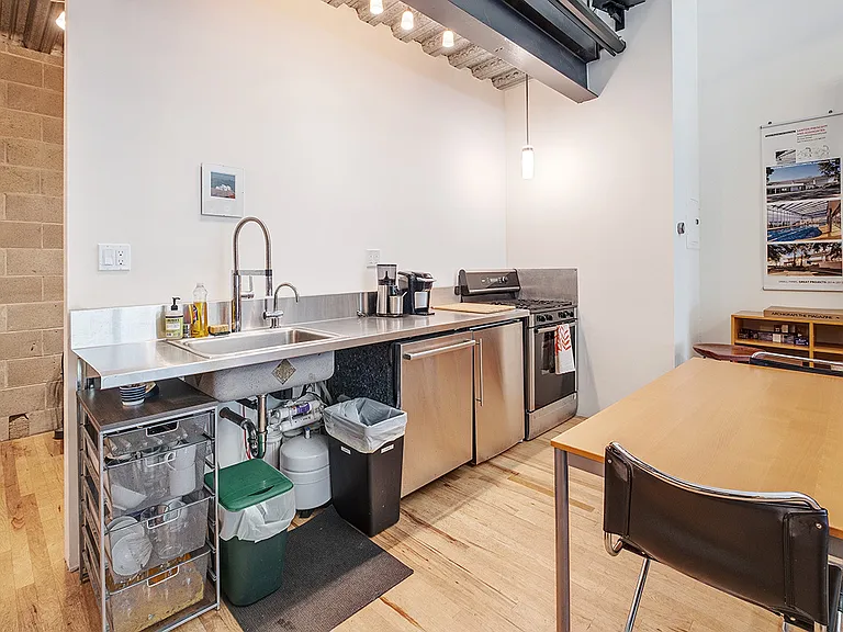 385 Tehama St — Photo 12