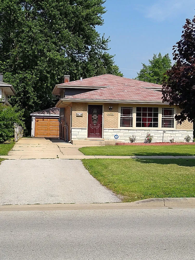 14335 Cottage Grove Ave photo 1