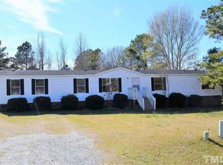 8200 Fieldcrest Ln, Fuquay Varina, NC 27526
