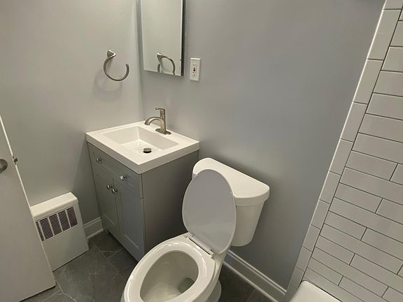 3rd image of 3515 Washington Blvd
