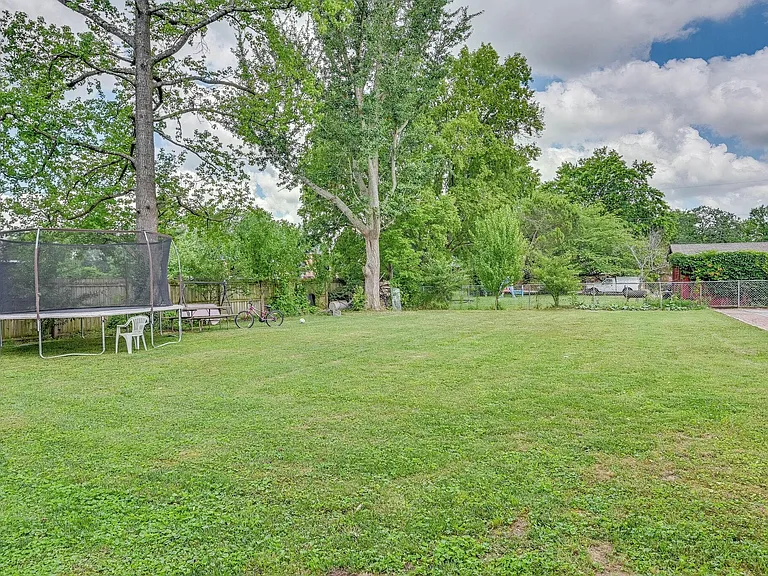 655 Harding Pl — Photo 44