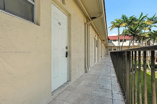 8650 SW 67th Ave #1025 Photo 1