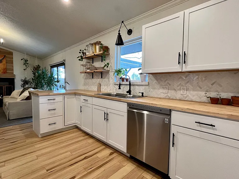 2805 Meadow Ln — Photo 5