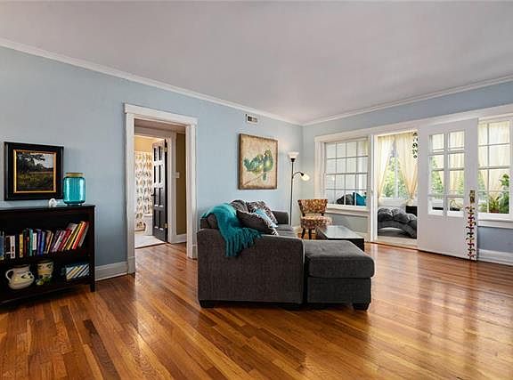 5th image of 4506 J C Nichols Pkwy APT 3N
