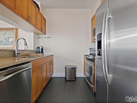 5th image of 1 Spring St Unit 2105