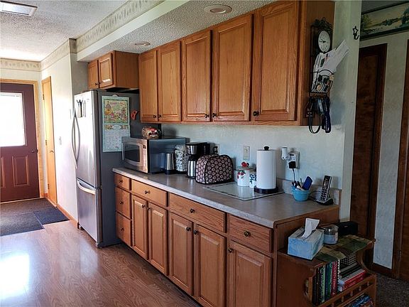 4th image of 857 Maiden Ln