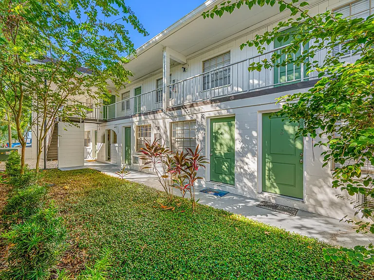 3211 W De Leon St — Photo 33