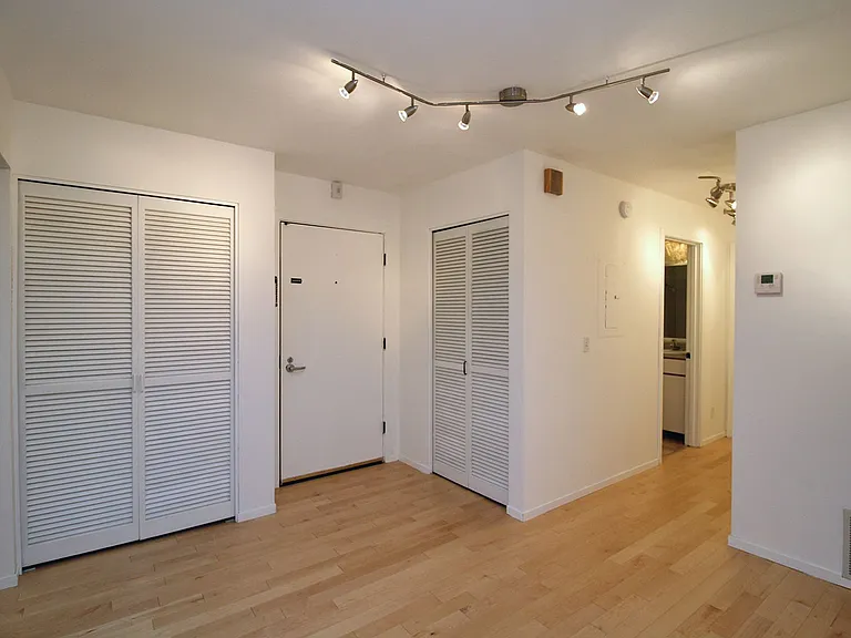 1710 S Harbor Way #205 — Photo 6